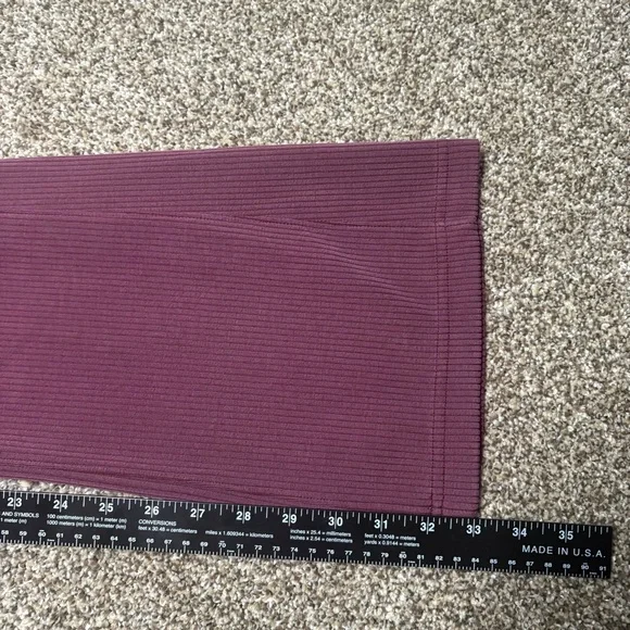 Lululemon Athletica Women’s 6 Wide Leg Maroon Leggings - Picture 7 of 11